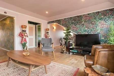 Lisbon Lookout Penthouse Center Bairro Alto Chiado Lägenhet *