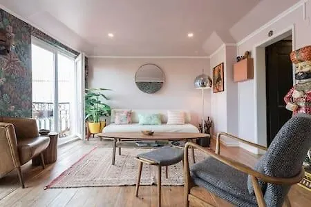 Lisbon Lookout Penthouse Center Bairro Alto Chiado Lägenhet *